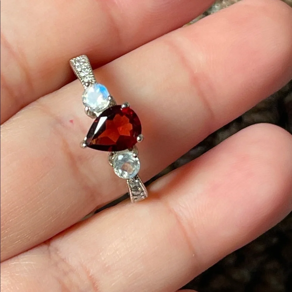 NWT Natural Garnet & Moonstone Gemstone Ring in 925 Sterling Silver Size 9 - Picture 1 of 7